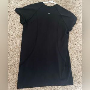 black lululemon short sleeve swiftly tech size 10